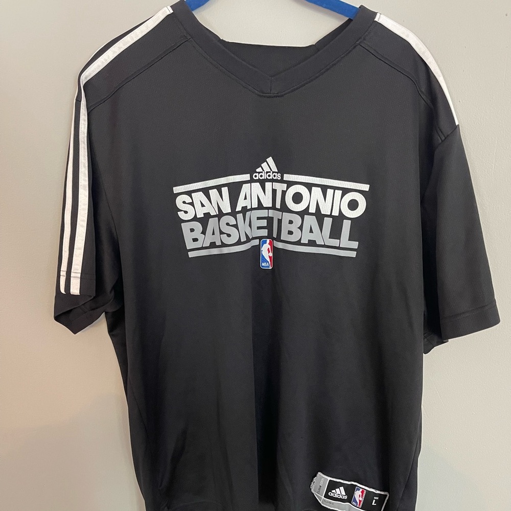 San Antonio Basketball warm up